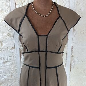 Maggy London Fitted Tan Dress Black Piping Detail Size 6